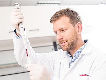 Image pipetting blood